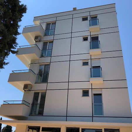 Rasi Luxury Apartments ウルツィニ エクステリア 写真