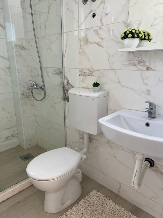 Rasi Luxury Apartments ウルツィニ エクステリア 写真