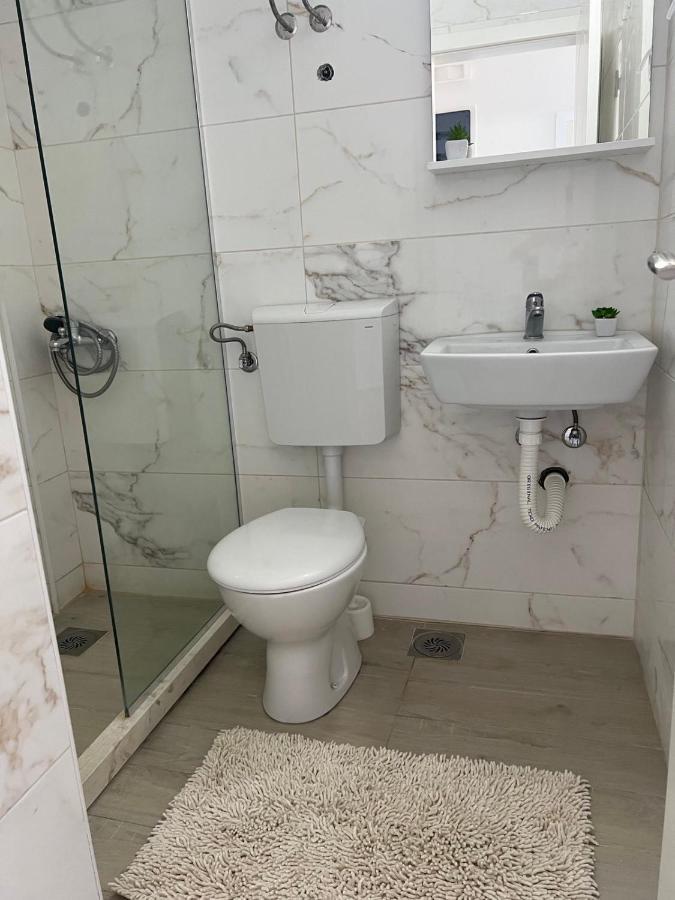 Rasi Luxury Apartments ウルツィニ エクステリア 写真