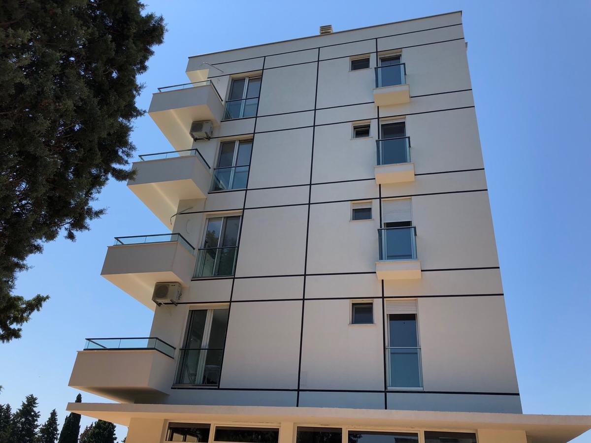 Rasi Luxury Apartments ウルツィニ エクステリア 写真