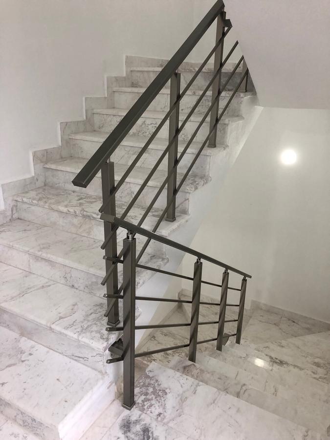 Rasi Luxury Apartments ウルツィニ エクステリア 写真